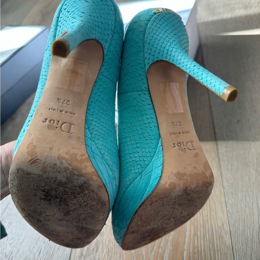 Dior aqua suede perp toe pumps - Picture 6 of 6